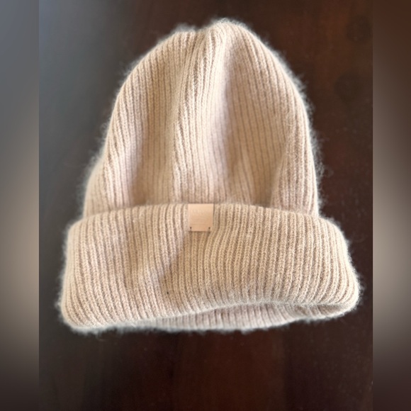 MJÜK Cashmere Icelandi Beanie Marshmallow Hat Blush Pink - Picture 2 of 3